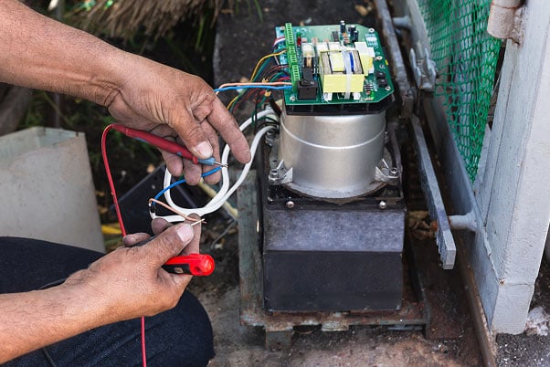 Tech Wiring a Gate